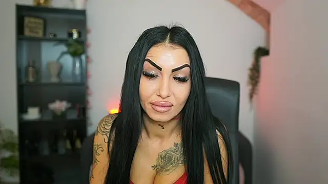 Latinella  online show from 01/13/26, 07:41