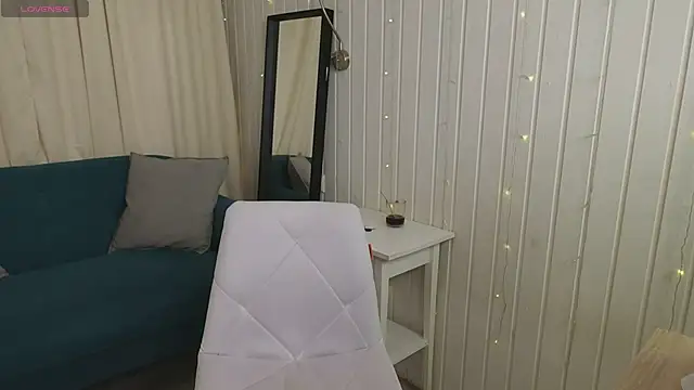 Snapshot of Julies_Lii chatting on 02/20/26, 01:22 Julies Lii online show from 02/20/26, 01:22