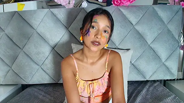 Real virgin Pussy online show from 05/06/26, 07:41