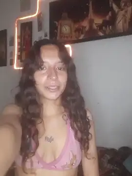 Snapshot of AlexxaAndRileyy chatting on 01/18/26, 02:21 AlexxaAndRileyy online show from 01/18/26, 02:21