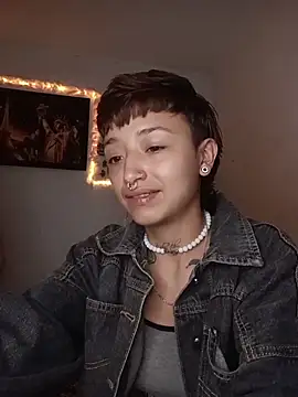 Snapshot of AlexxaAndRileyy chatting on 02/11/26, 04:34 AlexxaAndRileyy online show from 02/11/26, 04:34