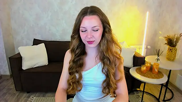 LilyBlakee online show from 05/13/26, 08:16