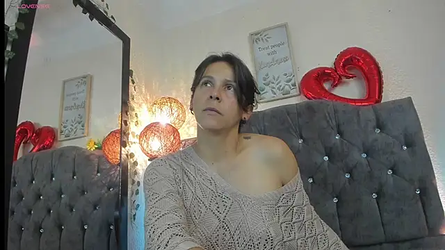 Snapshot of daenerys_11 chatting on 01/14/26, 01:50 daenerys 11 online show from 01/14/26, 01:50