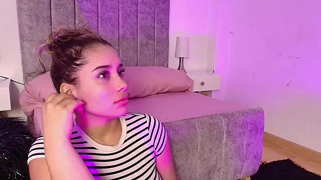 Lucy Carson  online show from 02/07/26, 03:43