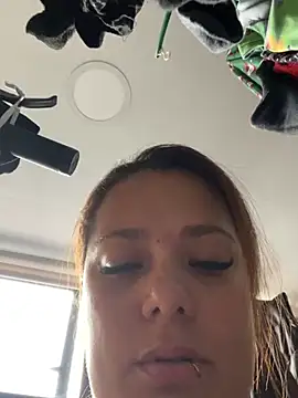 Pretty  Milf online show from 03/22/26, 10:24