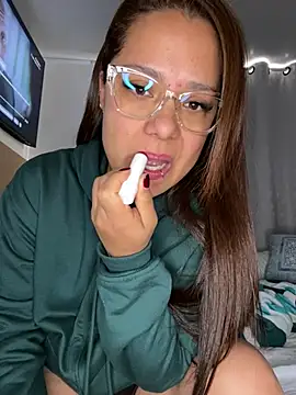 Pretty  Milf online show from 06/29/26, 03:23