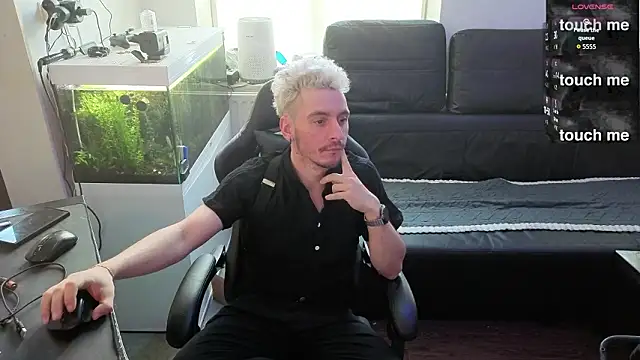 Rayzel White online show from 02/03/26, 11:15