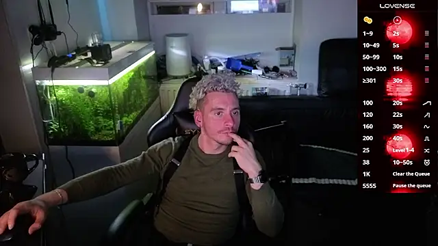 Rayzel White online show from 02/11/26, 09:53