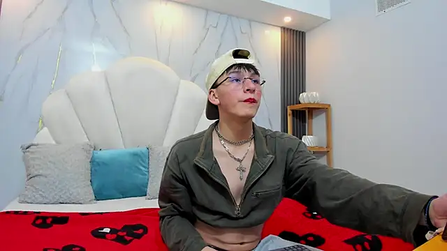 Alexander Collinss online show from 02/19/26, 03:02