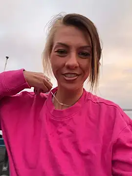 tastemecaroline online show from 04/15/26, 11:39