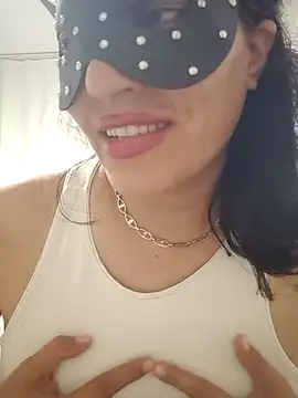 Snapshot of Karanfilim chatting on 07/17/26, 12:17 Karanfilim online show from 07/17/26, 12:17
