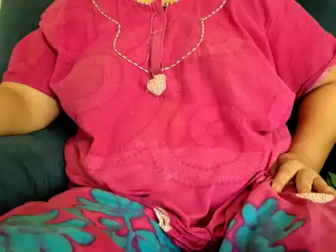 TamilDreamgirl08 online show from 04/10/26, 06:51