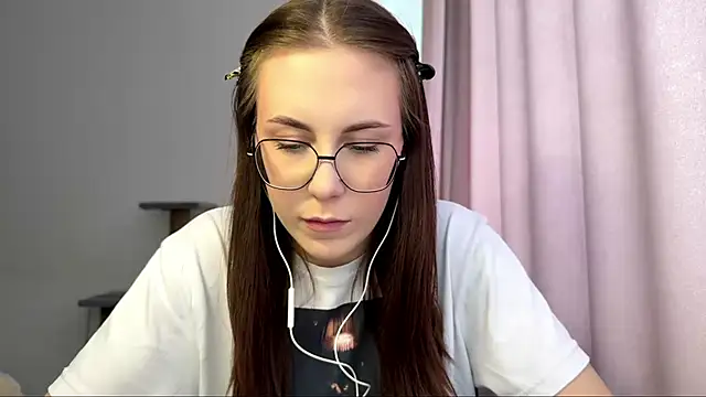 Snapshot of JanelleCourville chatting on 02/22/26, 11:20 JanelleCourville online show from 02/22/26, 11:20