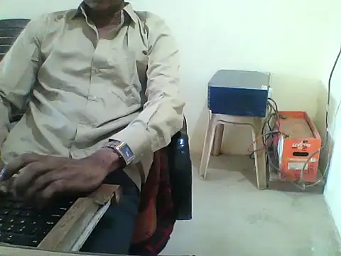 Snapshot of dream_king_1985 chatting on 02/16/26, 06:31 dream king 1985 online show from 02/16/26, 06:31