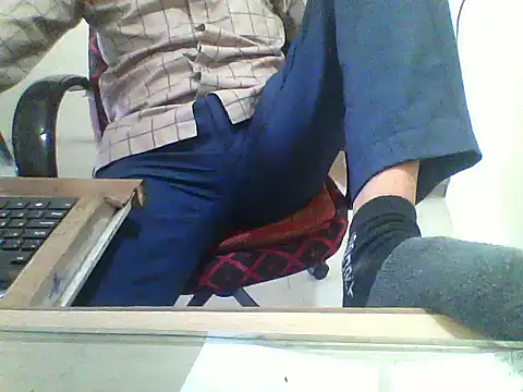 Snapshot of dream_king_1985 chatting on 02/18/26, 05:47 dream king 1985 online show from 02/18/26, 05:47