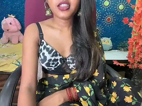 Snapshot of Brown-beauty chatting on 07/07/26, 04:44 Brown-beauty online show from 07/07/26, 04:44