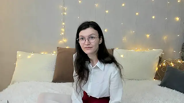 ThoraMarola online show from 02/06/26, 05:01