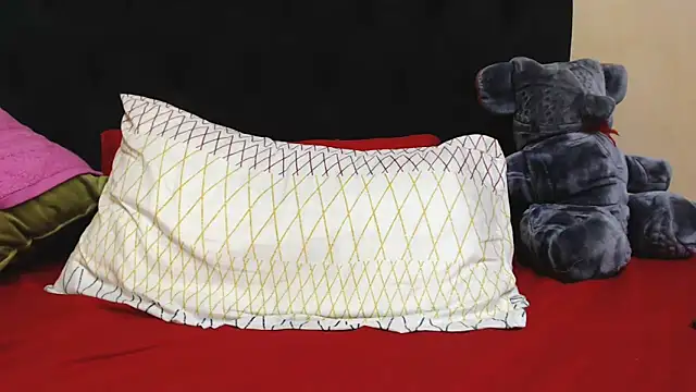 SexyPureFire001 online show from 04/28/26, 02:27