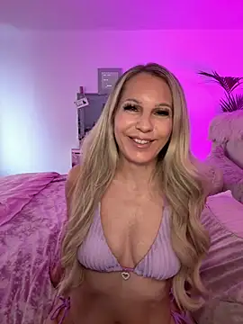 Snapshot of JulieSol chatting on 05/12/26, 06:32 JulieSol online show from 05/12/26, 06:32