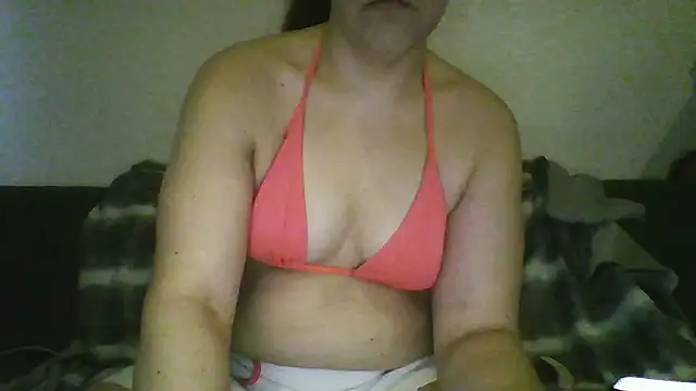 Snapshot of shirley1994 chatting on 01/13/26, 03:28 shirley1994 online show from 01/13/26, 03:28