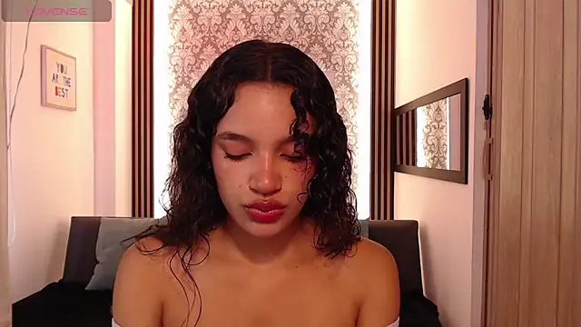 Nyxx Velariia online show from 03/12/26, 02:34