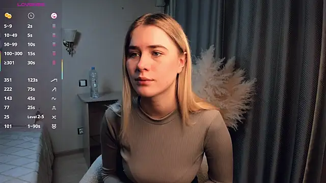 LuanaFincel online show from 02/04/26, 01:11