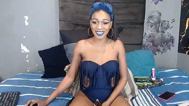 Snapshot of QUEENASHxXx chatting on 06/30/26, 04:19 QUEENASHxXx online show from 06/30/26, 04:19