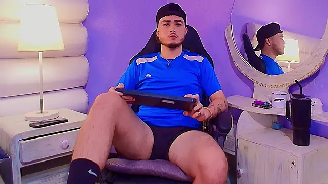 Snapshot of Salvattore_Muller chatting on 02/03/26, 02:53 Salvattore Muller online show from 02/03/26, 02:53