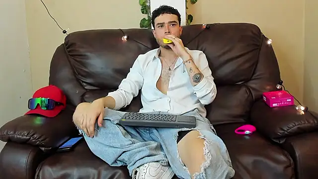 Snapshot of Salvattore_Muller chatting on 02/21/26, 02:34 Salvattore Muller online show from 02/21/26, 02:34