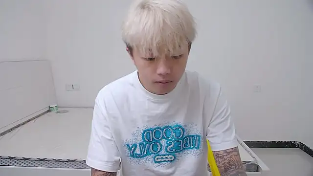 Chocolates-001 online show from 04/05/26, 10:34