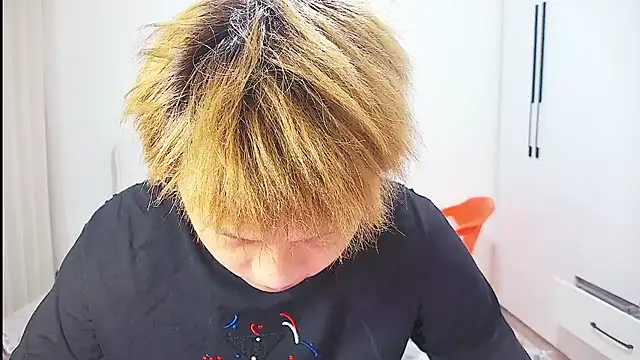 Chocolates-001 online show from 06/18/26, 11:58