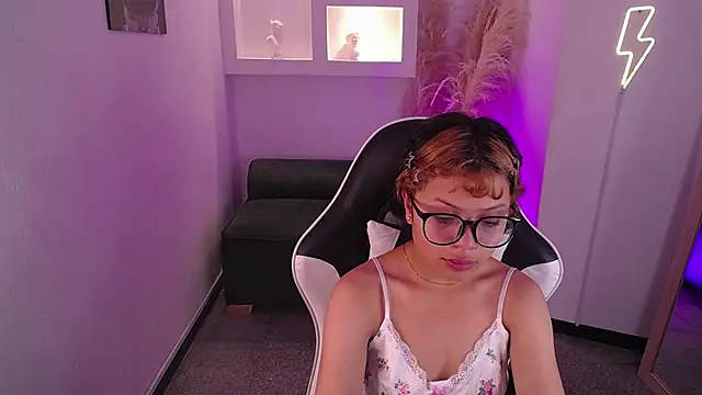 melodyy as online show from 02/27/26, 12:49