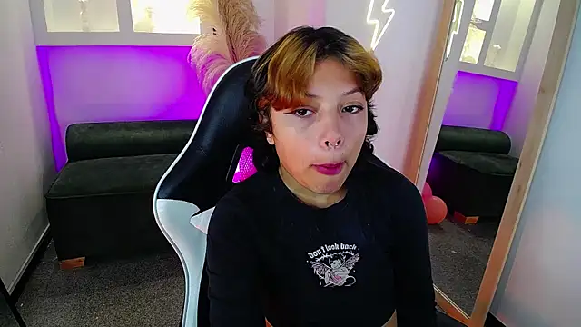 melodyy as online show from 04/27/26, 01:09