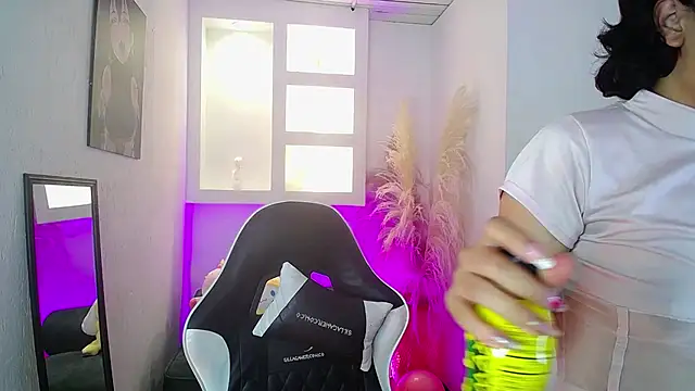 melodyy as online show from 05/15/26, 12:34