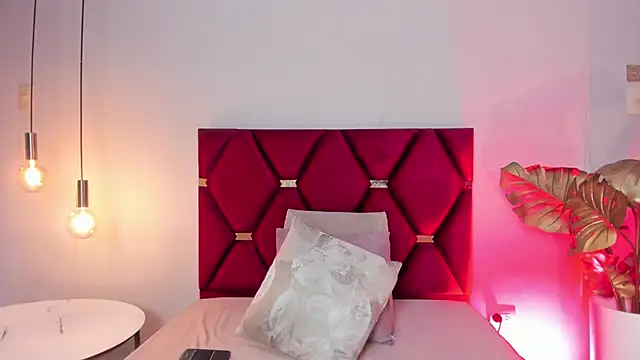 Snapshot of TessaMonroee chatting on 02/05/26, 06:12 TessaMonroee online show from 02/05/26, 06:12