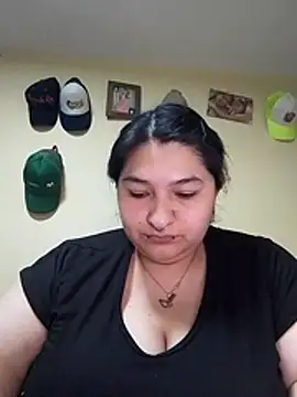 LauraHorny69 online show from 05/05/26, 07:33