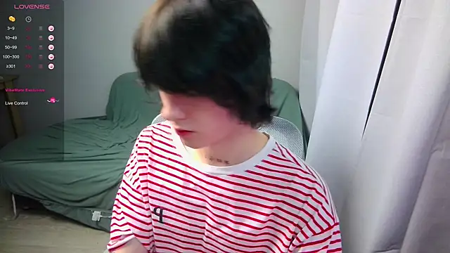 LeonBoykisser online show from 03/04/26, 03:51