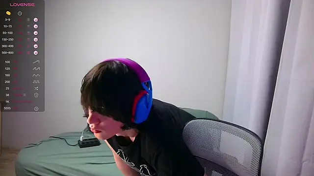 LeonBoykisser online show from 03/08/26, 03:27