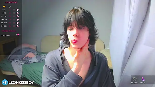 LeonBoykisser online show from 03/20/26, 08:25