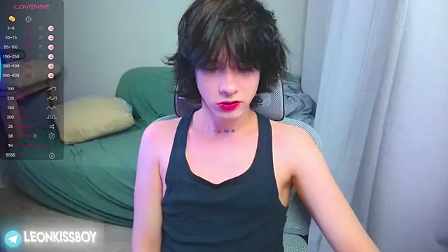 LeonBoykisser online show from 04/04/26, 02:36