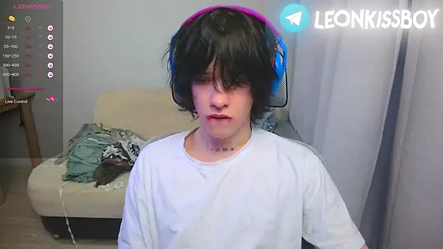 LeonBoykisser online show from 04/10/26, 12:49