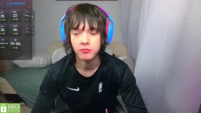 LeonBoykisser online show from 05/15/26, 06:15
