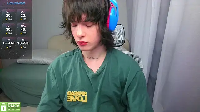 LeonBoykisser online show from 05/18/26, 06:36