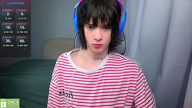 LeonBoykisser online show from 05/25/26, 06:41