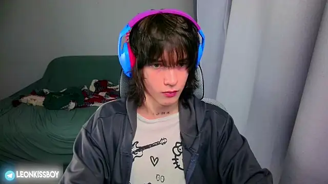 LeonBoykisser online show from 06/30/26, 02:18