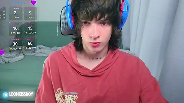 LeonBoykisser online show from 07/14/26, 09:14