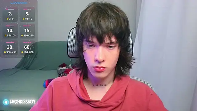 LeonBoykisser online show from 07/15/26, 05:45