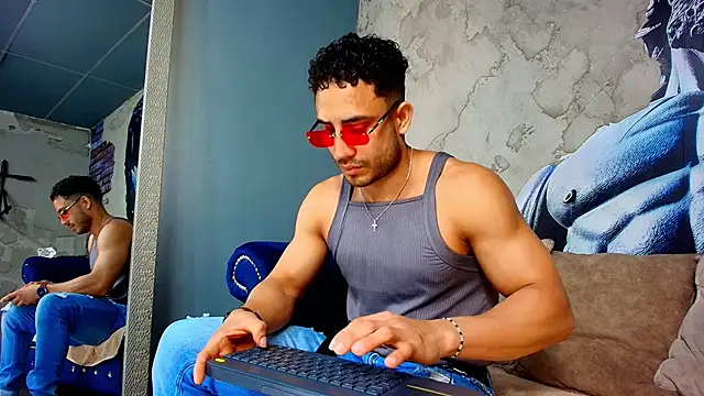 Snapshot of Vans_Ross chatting on 06/19/26, 02:10 Vans Ross online show from 06/19/26, 02:10