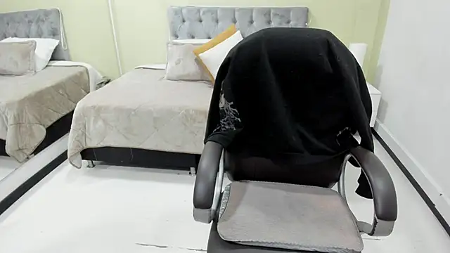 Bela Craxkerr online show from 02/03/26, 12:43