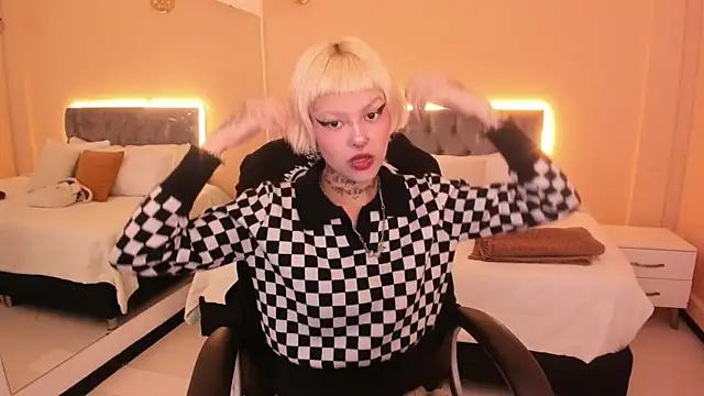 Bela Craxkerr online show from 04/07/26, 01:00